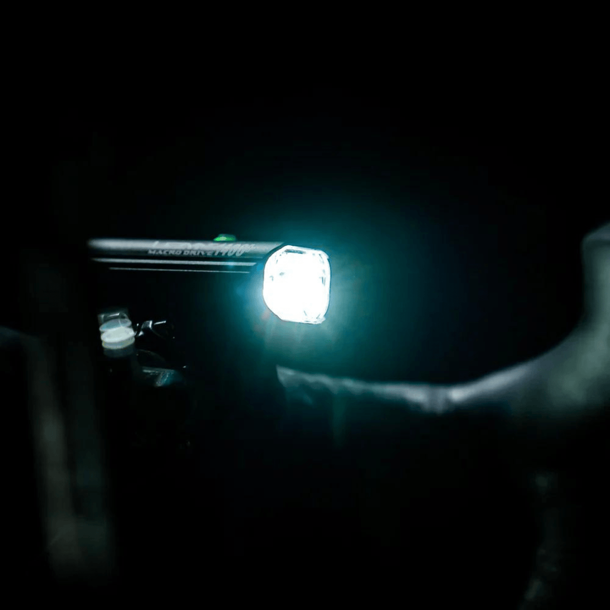 Lezyne Bike Light Front & Rear Pair Macro Drive 1400+ / Strip Drive Pro 400+ Pair LZ1LED4PV1737