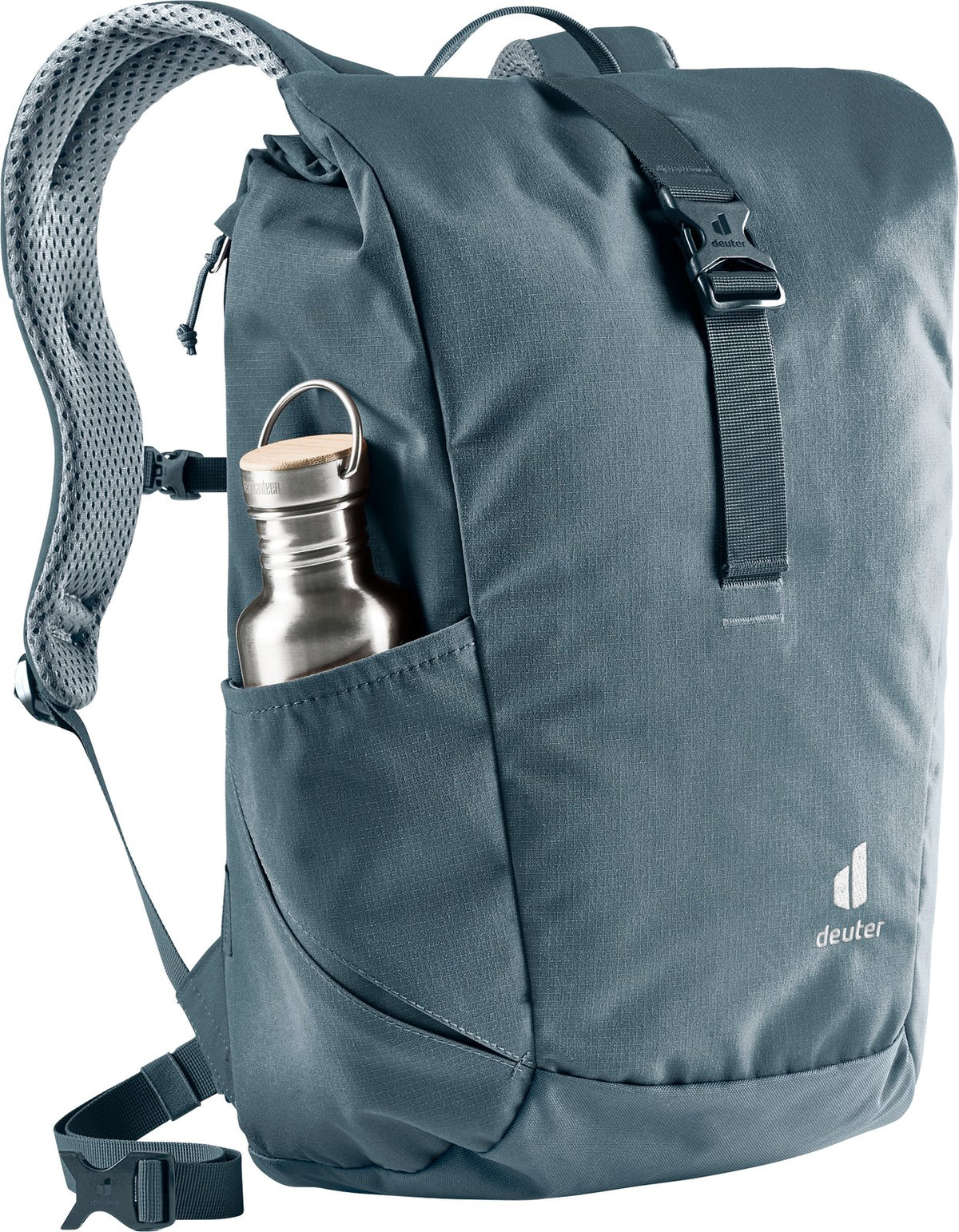 Deuter Stepout 22 with a steel water bottle in the stretch side pocket