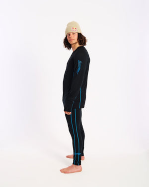 Side view of the black XTM Valentino Active200 merino top and thermal pants