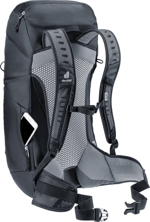 Deuter AC Lite 32 EL with a smartphone in the side phone pocket, reachable while wearing