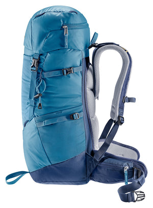 Deuter Fox 30 side view with stretch side pocket and compression straps