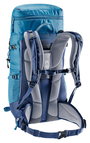 Deuter Fox 30 rear three-quarter view of the harness, sternum strap and hip fins