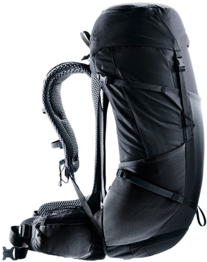 Side profile of the Deuter Futura Pro 32 with the arched frame and ventilation gap