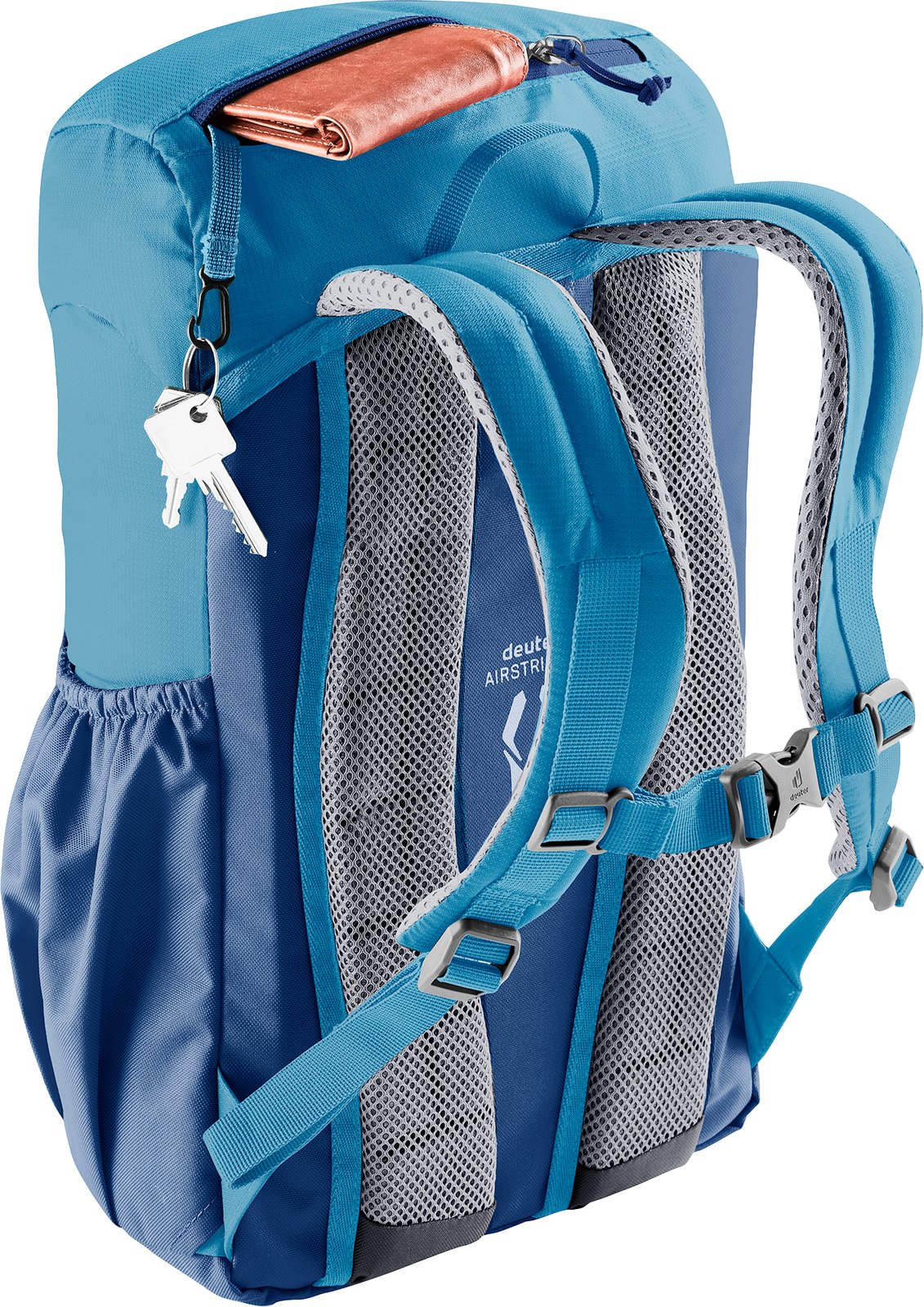 Deuter Junior with house keys on the key clip and a wallet in the lid pocket