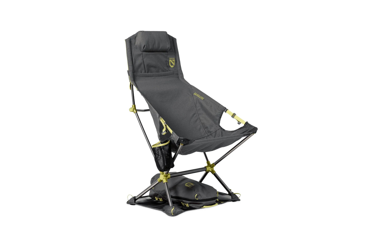 Nemo Satellite reclining chair in Goodnight Gray with yellow accents on its carry case