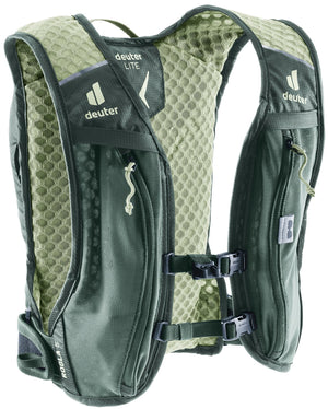 Deuter Rogla 5 vest harness from the front with shoulder strap pockets